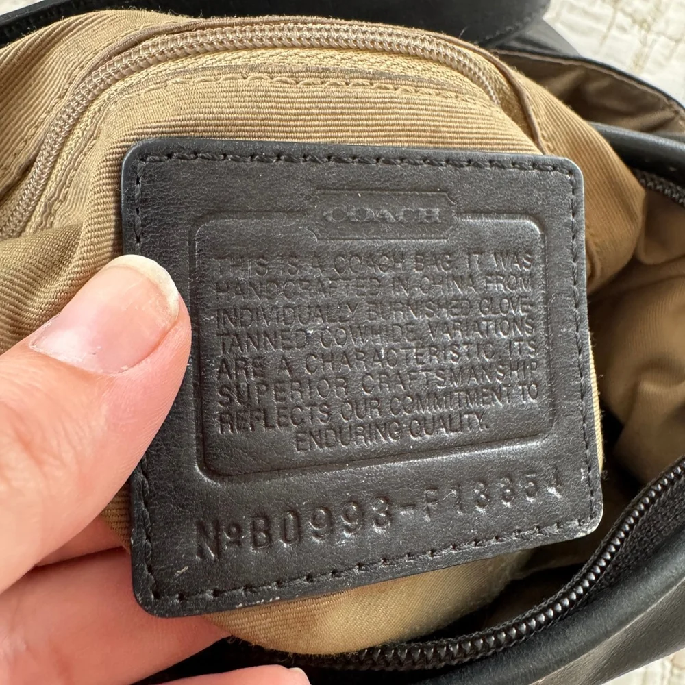 Coach Black Leather Crossbody / Shoulder Bag • F18854 - Picture 6 of 11